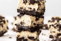 Cookies and Cream Cheesecake Bars