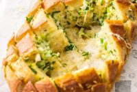 Ultimate Garlic Cheese Pull-Apart Bread