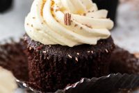 Velvet Mint Chocolate Cupcakes