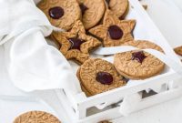 Jam-Stuffed Spiced Speculaas Cookies