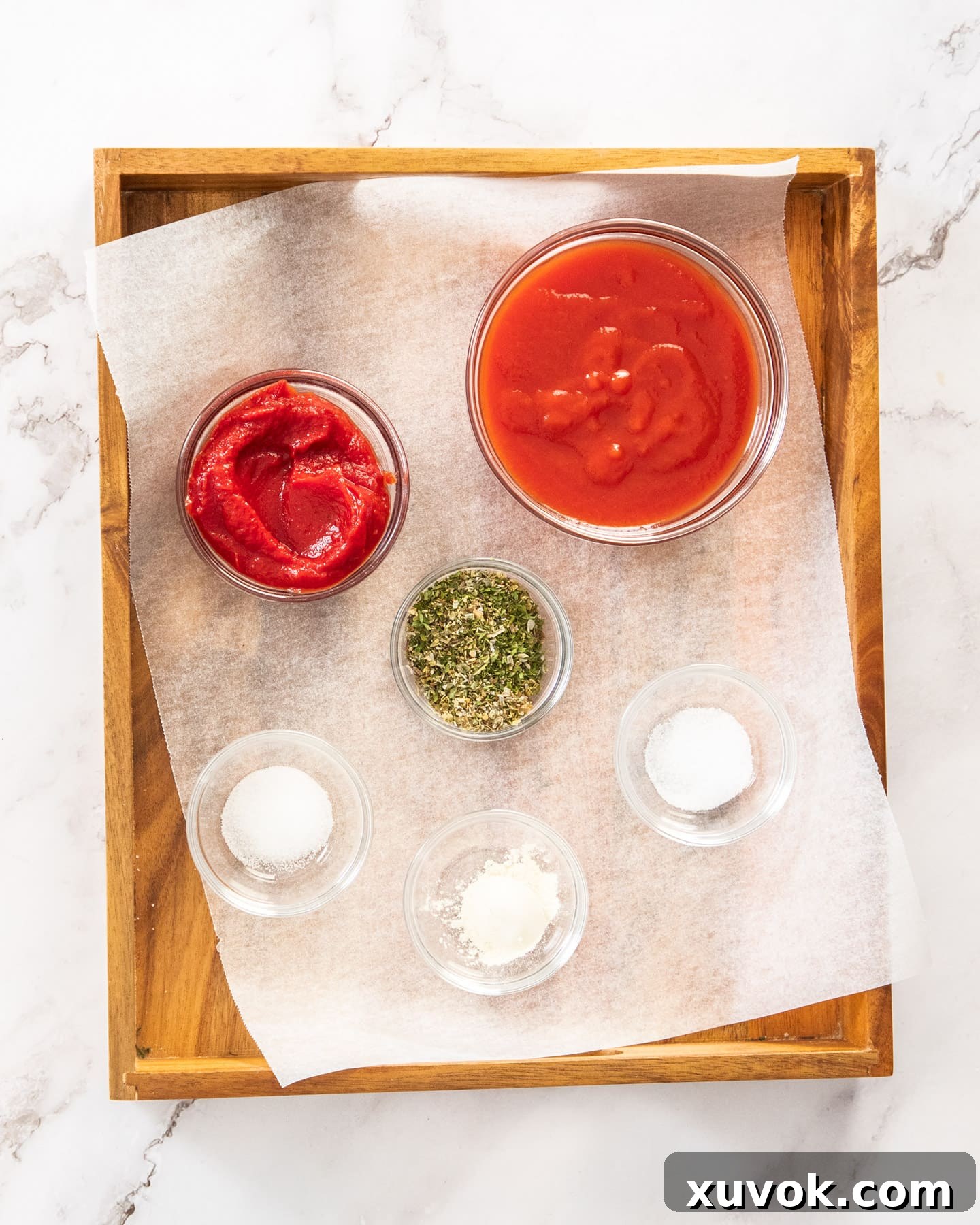 Ingredients for pizza sauce.