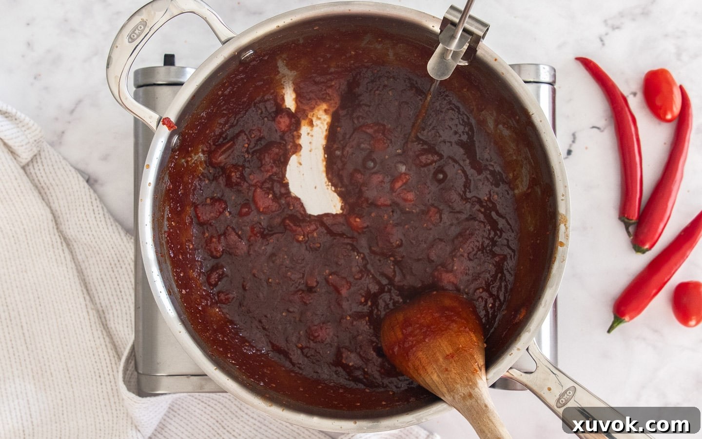 The jam at the end of the process in the pan, showing the consistency.
