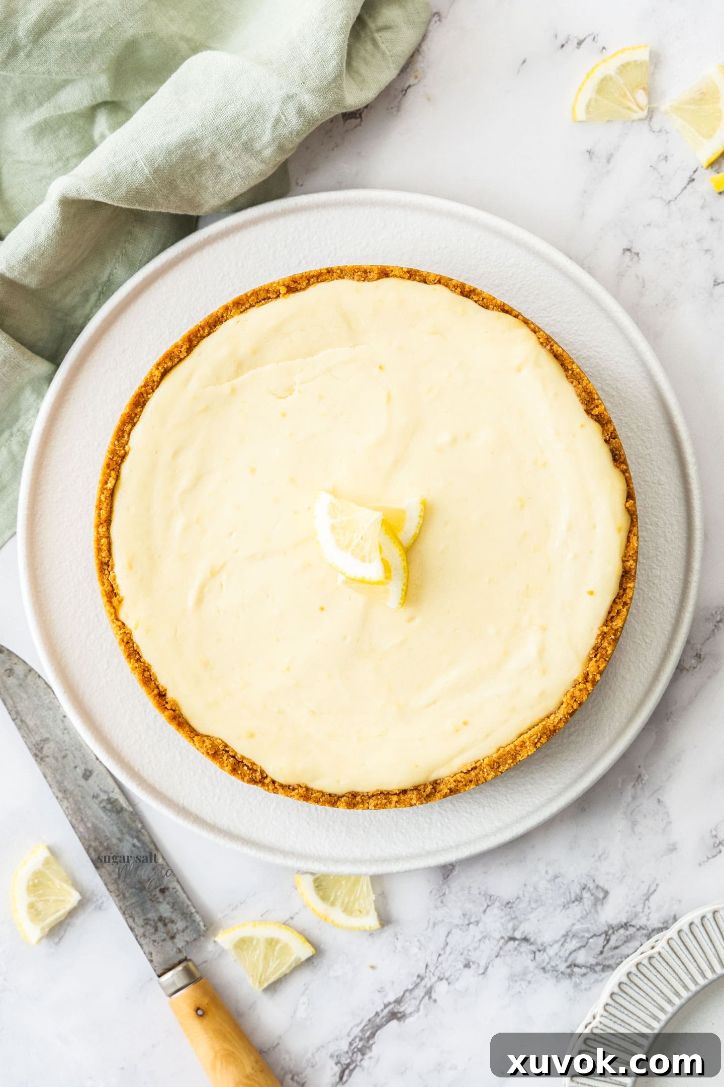 Top down view of the baked cheesecake ready to serve.